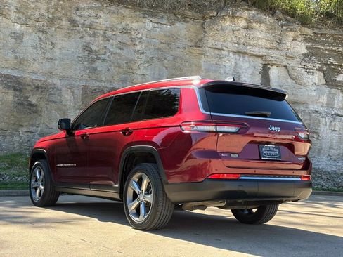 Used 2021 Jeep Grand Cherokee L Limited image 3