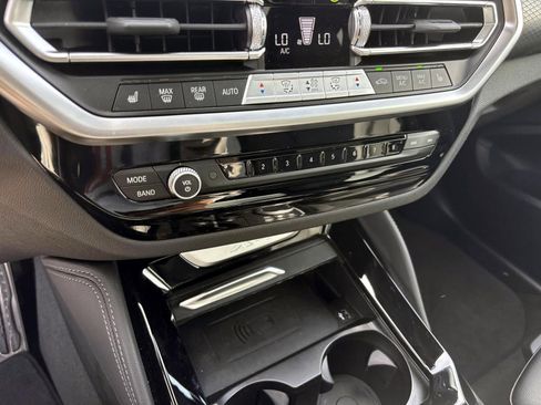 Used 2025 BMW X4 xDrive30i w/ M Sport Package AWD/4WD image 22