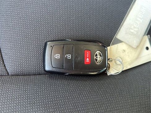 Certified 2023 Toyota Corolla Cross LE image 26