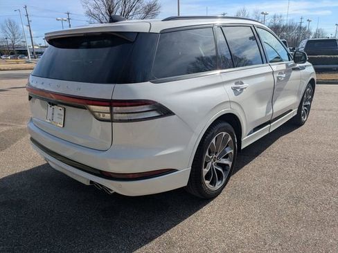 New 2026 Lincoln Aviator Premiere w/ Jet Appearance Package image 3