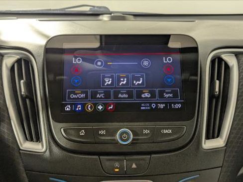 Used 2024 Chevrolet Malibu LT FWD image 31