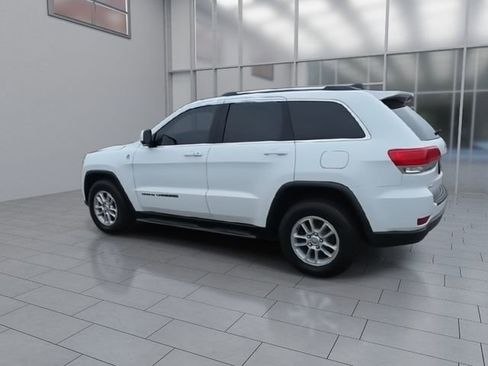 Used 2018 Jeep Grand Cherokee Laredo AWD/4WD image 6