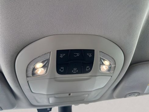 Used 2024 Chrysler Pacifica Touring-L FWD image 29