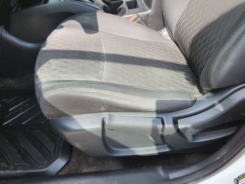 Used 2019 Nissan Rogue S image 16