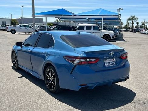 Used 2024 Toyota Camry SE FWD image 5