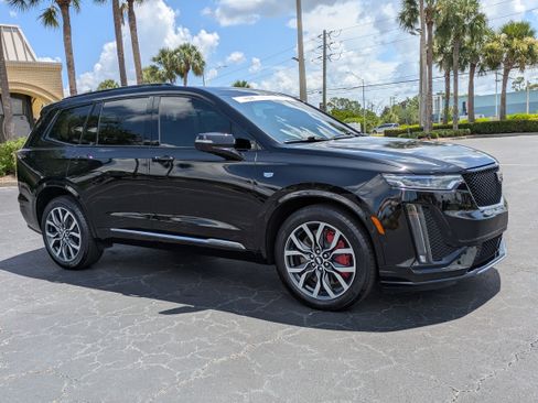 Used 2023 Cadillac XT6 Sport w/ Technology Package AWD/4WD image 7