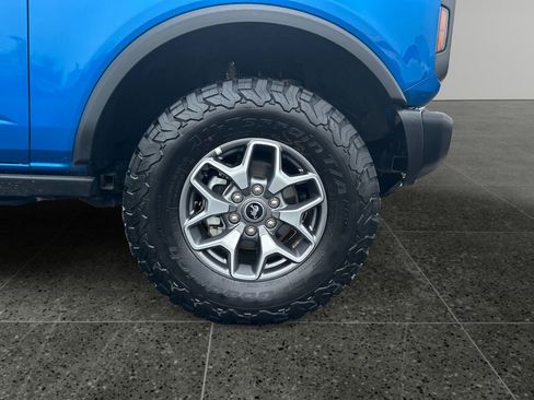 Used 2025 Ford Bronco Badlands image 9