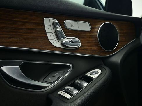 Used 2022 Mercedes-Benz GLC 300 4MATIC image 19