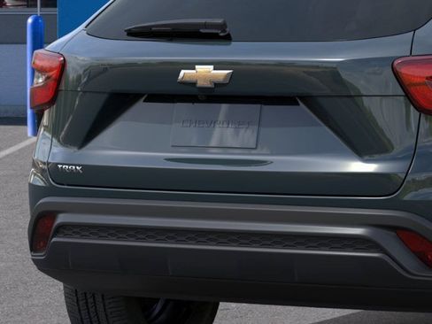 New 2026 Chevrolet Trax LS FWD image 38