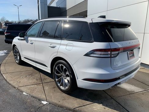 Certified 2025 Lincoln Aviator AWD w/ Jet Appearance Package image 3