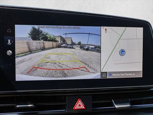 Used 2025 Hyundai Elantra SEL FWD image 19