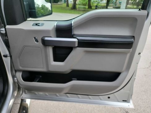 Used 2015 Ford F150 XLT RWD image 31