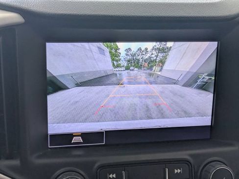 Used 2024 GMC Terrain SLT FWD image 19