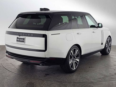 Used 2024 Land Rover Range Rover SE AWD/4WD image 5