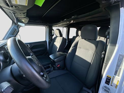 Used 2022 Jeep Wrangler Unlimited Sport image 19