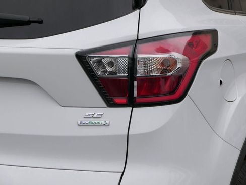 Used 2017 Ford Escape SE image 5