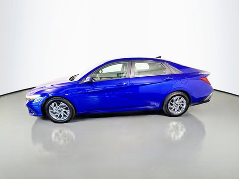 Used 2024 Hyundai Elantra SEL FWD image 6