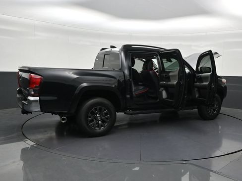 Used 2021 Toyota Tacoma SR5 RWD image 31