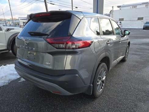 Used 2023 Nissan Rogue S image 11