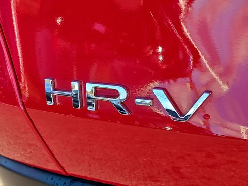 Certified 2025 Honda HR-V Sport image 30