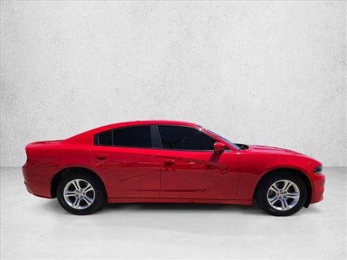 Used 2022 Dodge Charger SXT RWD image 4
