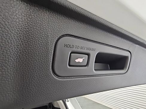 Used 2025 Honda Pilot EX-L image 34