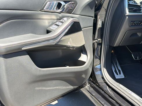 Used 2022 BMW X7 M50i w/ Dynamic Handling Package AWD/4WD image 23