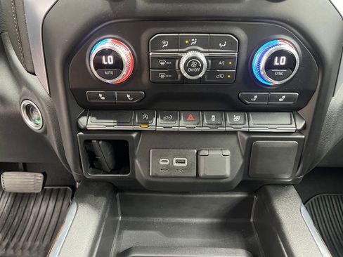 Used 2020 GMC Sierra 1500 Elevation w/ Elevation Value Package RWD image 23
