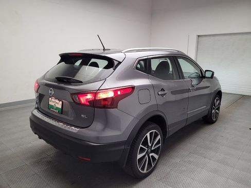 Used 2018 Nissan Rogue Sport SL FWD image 9