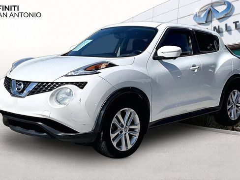 Used 2016 Nissan Juke SV w/ Technology Package FWD image 12