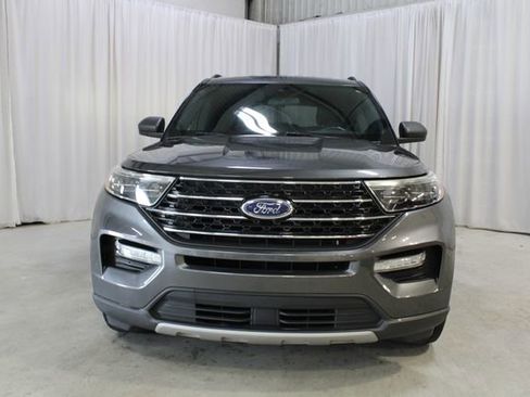 Used 2020 Ford Explorer XLT w/ Equipment Group 202A AWD/4WD image 36
