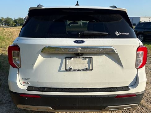 Used 2021 Ford Explorer XLT w/ Equipment Group 202A RWD image 5