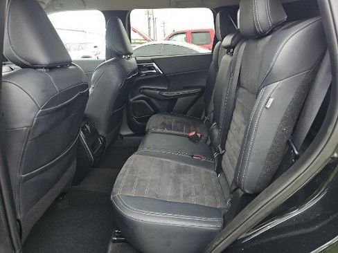 Used 2024 Mitsubishi Outlander SE image 15