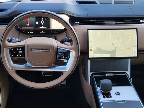 New 2025 Land Rover Range Rover Long Wheelbase SE image 26