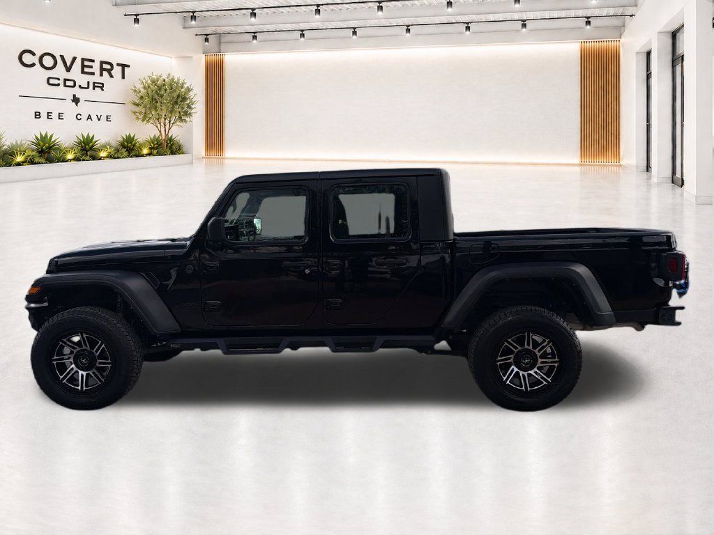 Used 2023 Jeep Gladiator Sport w/ Trailer Tow Package AWD/4WD image 7