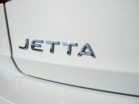 Used 2023 Volkswagen Jetta SE image 13