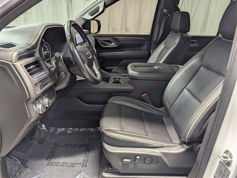 Used 2021 GMC Yukon SLT w/ SLT Premium Package image 11