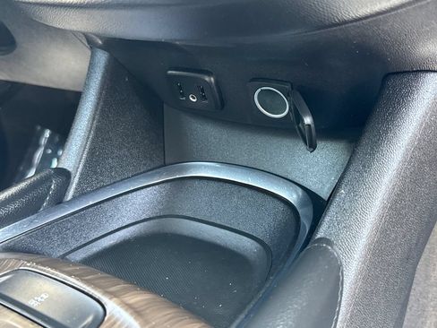 Used 2018 Chevrolet Malibu Premier w/ Premier Sun and Wheel Package FWD image 15