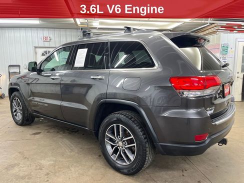 Used 2017 Jeep Grand Cherokee Limited image 3