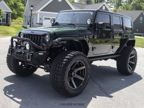 Used 2010 Jeep Wrangler Unlimited Rubicon w/ Dual Top Group AWD/4WD image 14