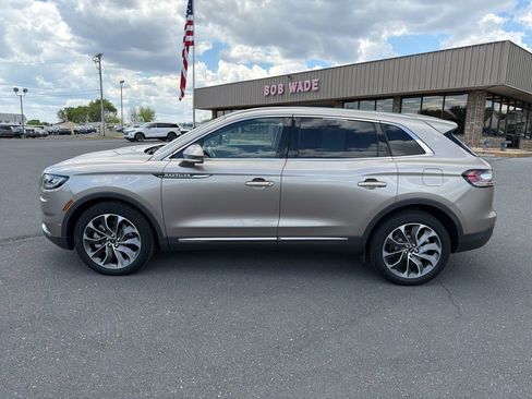 Used 2021 Lincoln Nautilus Reserve w/ Equipment Group 201A AWD/4WD image 2