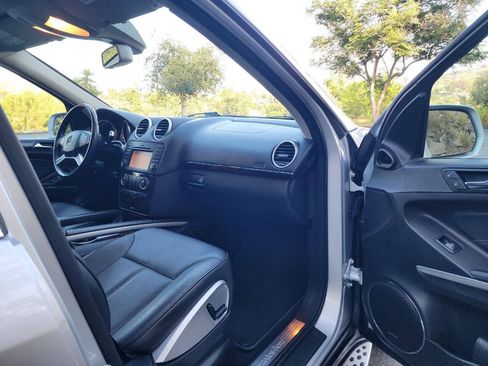 Used 2010 Mercedes-Benz GL 450 4MATIC image 40