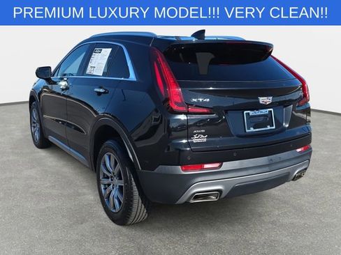 Used 2022 Cadillac XT4 Premium Luxury w/ Safety Alert Package AWD/4WD image 7