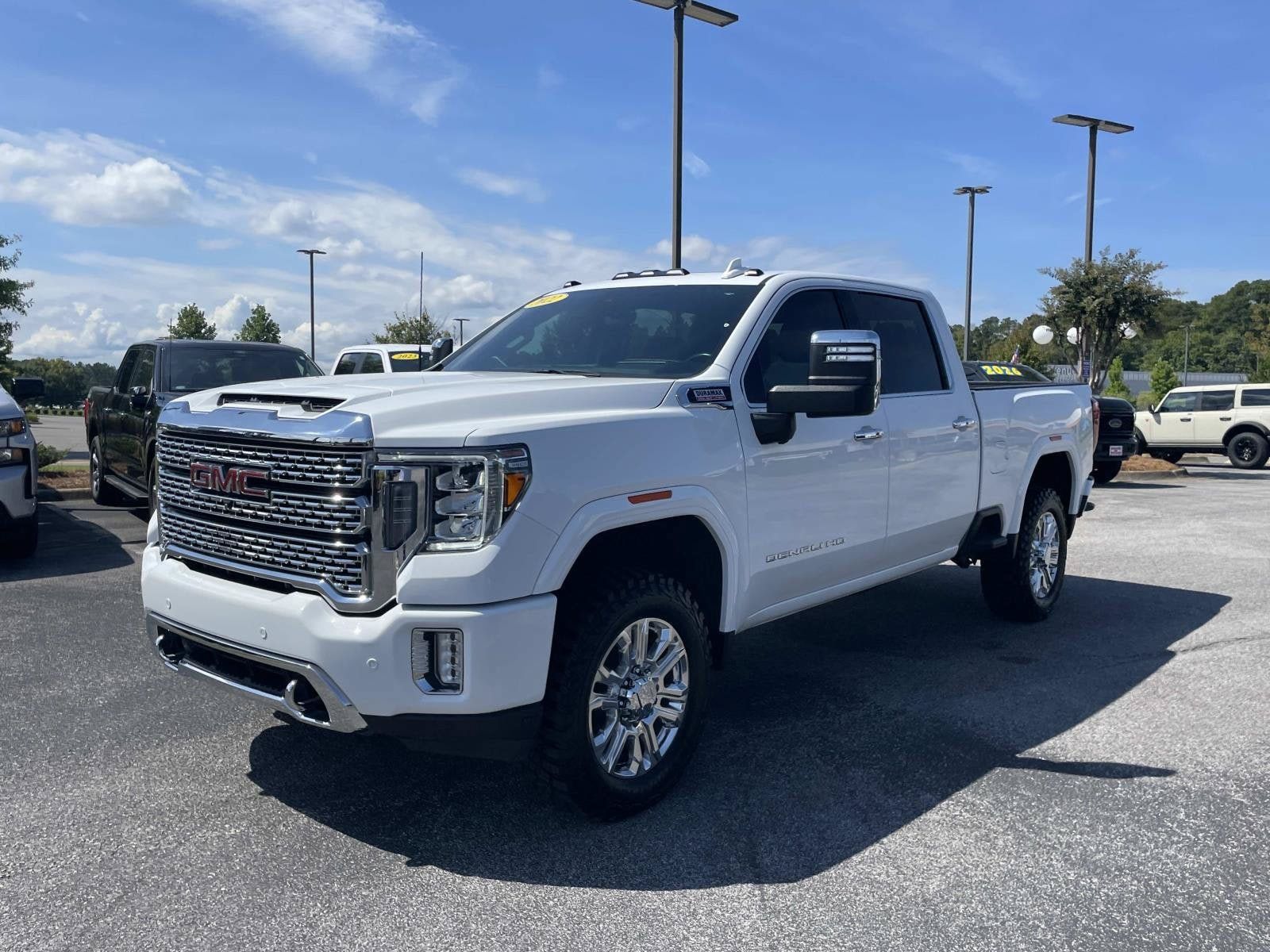 Used 2022 GMC Sierra 3500 Denali w/ Denali Ultimate Package AWD/4WD image 9