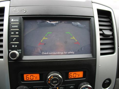 Used 2021 Nissan Frontier SV RWD image 9