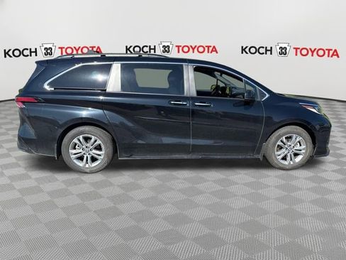 Used 2023 Toyota Sienna XSE w/ XSE Plus Package AWD/4WD image 9