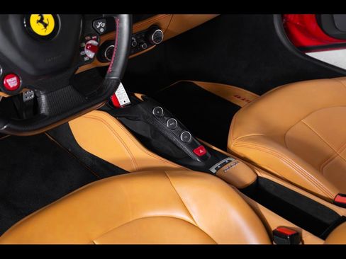 Used 2017 Ferrari 488 GTB RWD image 18