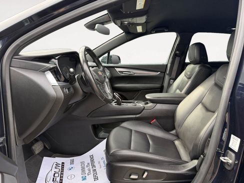Used 2022 Cadillac XT5 Luxury AWD/4WD image 10