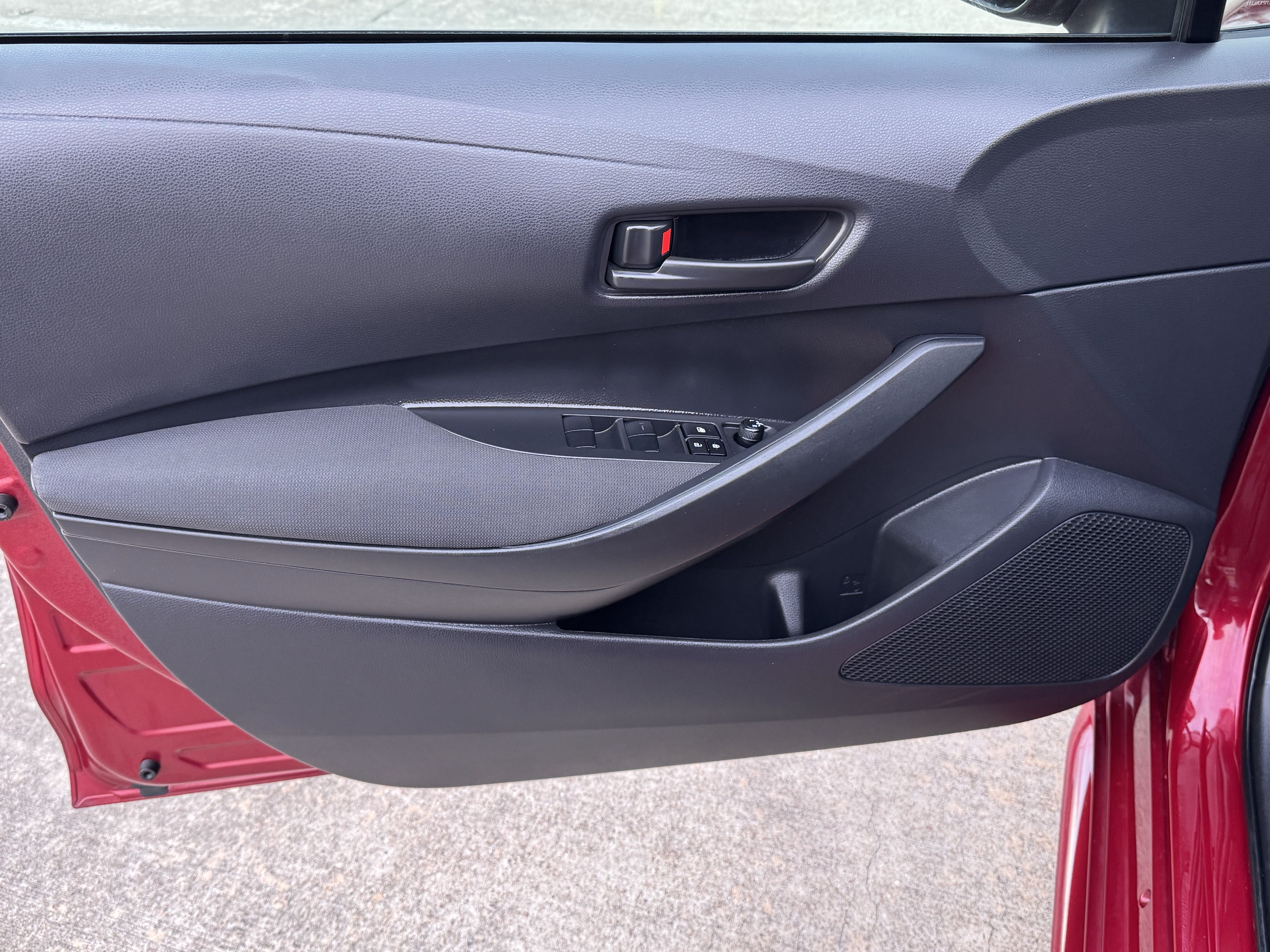 Used 2022 Toyota Corolla LE FWD image 13
