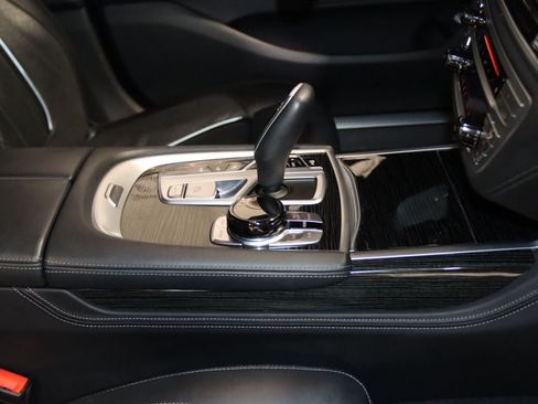 Used 2019 BMW 750i RWD image 70
